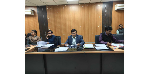जिलाधिकारी ने की विकास कार्यों की समीक्षा बैठक